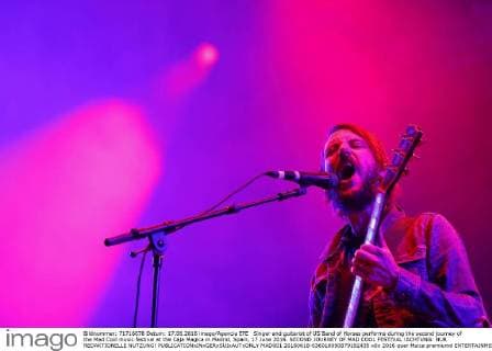 Singer and guitarist of US Band of Horses performs during the second journey of the Mad Cool music festival at the Caja Magica in Madrid, Spain, 17 June 2016. SECOND JOURNEY OF MAD COOL FESTIVAL !ACHTUNG: NUR REDAKTIONELLE NUTZUNG!  MAD001 20160618-636018090879192435