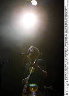 Singer and guitarist of US Band of Horses performs during the second journey of the Mad Cool music festival at the Caja Magica in Madrid, Spain, 17 June 2016. SECOND JOURNEY OF MAD COOL FESTIVAL !ACHTUNG: NUR REDAKTIONELLE NUTZUNG!  MAD003 20160618-636018091526124435