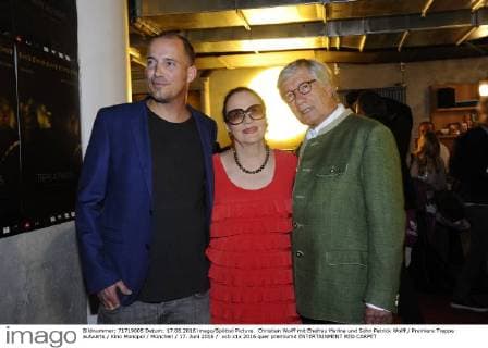 Christian Wolff mit Ehefrau Marina und Sohn Patrick Wolff Premiere Treppe aufwärts Kino Monopol München 17. Juni 2016