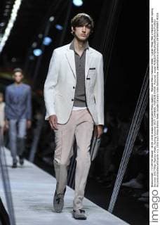 Mailand Men s Fashion Week - Canali Milan Men s Fashion Week Spring Summer 2017 Milan Fashion Week, Spring Summer 2017. CHANNEL FASHION SHOW. Pictured: model  RiccardoxGiordanoxfotosicki