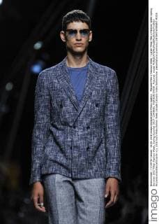 Mailand Men s Fashion Week - Canali Milan Men s Fashion Week Spring Summer 2017 Milan Fashion Week, Spring Summer 2017. CHANNEL FASHION SHOW. Pictured: model  RiccardoxGiordanoxfotosicki