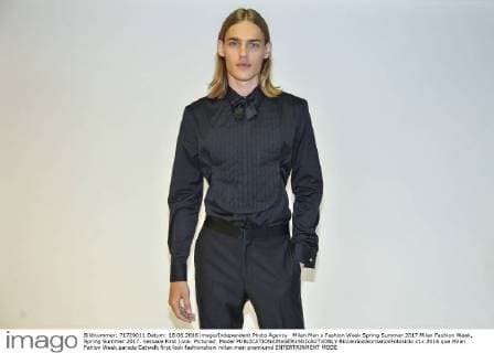 Milan Men s Fashion Week Spring Summer 2017 Milan Fashion Week, Spring Summer 2017. Versace First Look. Pictured: Model  RiccardoxGiordanoxFotosicki