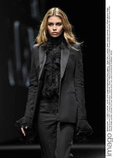 Milan Men s Fashion Week Spring Summer 2017 Milan Fashion Week, Spring Summer 2017. Versace Fashionshow. Pictured: Model  RiccardoxGiordanoxFotosicki