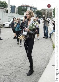 Milan, Stella Maxwell, Versace fashion show Fashion Week in the picture: Stella Maxwell  AlbertoxScarpinato