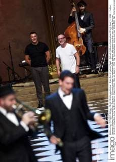 Milan Men s Fashion Week - Dolce & Gabbana Modenschau MILAN, June 18, 2016 -- Fashion designers Stefano Gabbana (L) and Domenico Dolce acknowledge the applause of the audience after presenting their men s Spring-Summer 2016-2017 collection during the Milan Fashion Week in Milan, Italy, on June 18, 2016. The Dolce&Gabbana Spring-Summer 2016-2017 Men Collection is inspired by music and by the memories that music brings back to everyone s minds. ) ITALY-MILAN-FASHION WEEK-MEN-DOLCE GABBANA JinxYu 