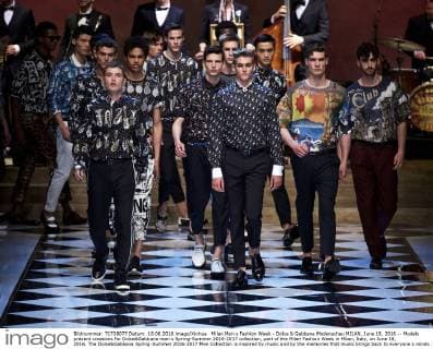 Milan Men s Fashion Week - Dolce & Gabbana Modenschau MILAN, June 18, 2016 -- Models present creations for Dolce&Gabbana men s Spring-Summer 2016-2017 collection, part of the Milan Fashion Week in Milan, Italy, on June 18, 2016. The Dolce&Gabbana Spring-Summer 2016-2017 Men Collection is inspired by music and by the memories that music brings back to everyone s minds. ) ITALY-MILAN-FASHION WEEK-MEN-DOLCE GABBANA JinxYu 