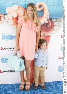 Carla Goyanes with his son attends to the morning premiere of the film Buscando a Dory at Cines Kinepolis in Madrid. June 19. 2016.  (201606019005)