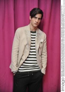 Mailand Fashion Week - Ermanno Scervino Modenschau Milan Men s Fashion Week Spring Summer 2017 Milan Fashion Week, Spring Summer 2017.Ermanno Scervino Presentations. Pictured: Model  RiccardoxGiordanoxFotosicki