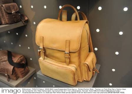 Mailand Fashion Week - Taschen von Tods Milan Men s Fashion Week Spring Summer 2017 Milan Fashion Week, Spring Summer 2017.Tod s presentations. Pictured: Model  RiccardoxGiordanoxFotosicki