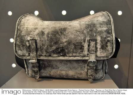 Mailand Fashion Week - Taschen von Tods Milan Men s Fashion Week Spring Summer 2017 Milan Fashion Week, Spring Summer 2017.Tod s presentations. Pictured: Model  RiccardoxGiordanoxFotosicki