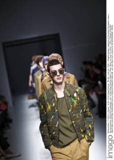 MILAN, June 19, 2016 -- Models present creations of Salvatore Ferragamo men s Spring-Summer 2016-2017 collection, part of the Milan Fashion Week in Milan, Italy, on June 19, 2016. ) ITALY-MILAN-FASHION WEEK-MEN-SALVATORE FERRAGAMO jinxyu 