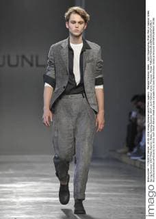 Mailand Fashion Week - Junli Modenschau Milan Men s Fashion Week Spring Summer 2017 Milan Fashion Week, Spring Summer 2017. Junli fashion show. Pictured: Model  RiccardoxGiordanoxFotosicki
