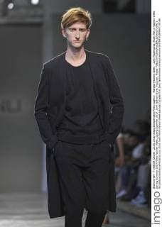 Mailand Fashion Week - Junli Modenschau Milan Men s Fashion Week Spring Summer 2017 Milan Fashion Week, Spring Summer 2017. Junli fashion show. Pictured: Model  RiccardoxGiordanoxFotosicki