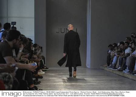 Mailand Fashion Week - Junli Modenschau Milan Men s Fashion Week Spring Summer 2017 Milan Fashion Week, Spring Summer 2017. Junli fashion show. Pictured: Model  RiccardoxGiordanoxFotosicki