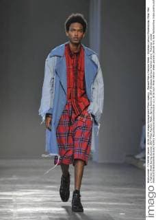 Mailand Men s Fashion Week - Strateas Carlucci Modenschau Milan Men s Fashion Week Spring Summer 2017 Milan Fashion Week, Spring Summer 2017.Strateas Carlucci fashion show. Pictured: model  RiccardoxGiordanoxFotosicki