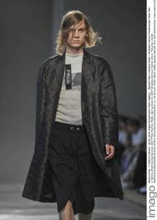 Mailand Men s Fashion Week - Strateas Carlucci Modenschau Milan Men s Fashion Week Spring Summer 2017 Milan Fashion Week, Spring Summer 2017.Strateas Carlucci fashion show. Pictured: model  RiccardoxGiordanoxFotosicki