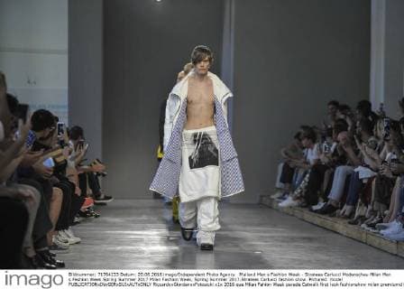 Mailand Men s Fashion Week - Strateas Carlucci Modenschau Milan Men s Fashion Week Spring Summer 2017 Milan Fashion Week, Spring Summer 2017.Strateas Carlucci fashion show. Pictured: model  RiccardoxGiordanoxFotosicki