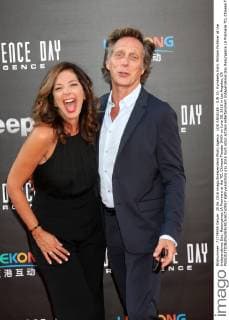 LOS ANGELES - JUN 20: Kymberly Kalil, William Fichtner at the Independence Day: Resurgence LA Premiere at the TCL Chinese Theater IMAX on June 20, 2016 in Los Angeles, CA  KathyxHutchins
