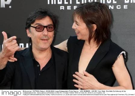 LOS ANGELES - JUN 20: Yvan Attal, Charlotte Gainsbourg at the Independence Day: Resurgence LA Premiere at the TCL Chinese Theater IMAX on June 20, 2016 in Los Angeles, CA  KathyxHutchins