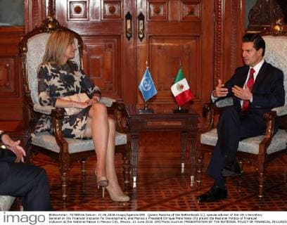 Queen Maxima of the Netherlands (L), special adviser of the UN s Secretary General on the Financial Inclusion for Development, and Mexico s President Enrique Pena Nieto (R) presnt the National Politics of Financial Inclusion at the National Palace in Mexico City, Mexico, 21 June 2016. EFE Mario Guzman PRESENTATION OF THE NATIONAL POLICY OF FINANCIAL INCLUSION !ACHTUNG: NUR REDAKTIONELLE NUTZUNG!  MEX003 20160621-636021480657036782