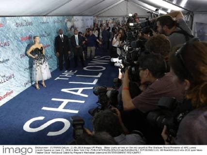 Blake Lively arrives on the red carpet at The Shallows World Premiere at AMC Loews Lincoln Square on June 21, 2016 in New York City.  NYP20160621101 JOHNxANGELILLO