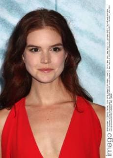 June 21, 2016 - New York, New York, U.S. - Actress EMILY TYRA attends the New York Premiere of The Shallows held at the AMC LOEWS Lincoln Square 13. New York U.S. - ZUMAk03_