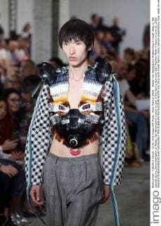 Paris Fashion Week - Walter Van Beirendonck Modenschau A model takes to the catwalk during the presentation of Walter Van Beirendonck s show as part of the Spring-Summer 2017 Fashion Week in Paris on June 22, 2016.  PAR201606105 MAYAxVIDON-WHITE