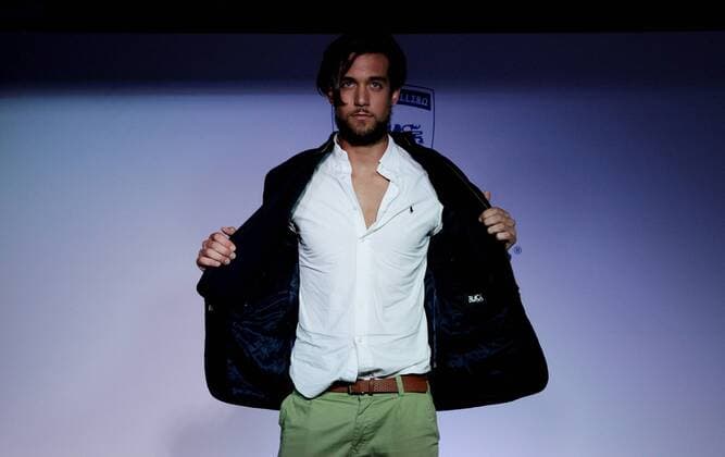 Modenschau von Miguel Caballero in Bogota A model presents a creation by Colombian brand Miguel Caballero during a fashion show in Bogota, Colombia, 24 June 2016. Miguel Caballero, a clothing company based in Bogota, specializes in bulletproof apparel, and produces clothing for numerous heads of state and VIPs. Miguel Caballero fashion show in Bogota !ACHTUNG: NUR REDAKTIONELLE NUTZUNG!  20160625-636024600547040588