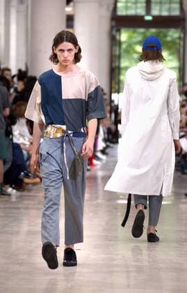 Paris Fashion Week - Etudes Modenschau A model takes to the catwalk during the presentation of Etudes show as part of the Spring-Summer 2017 Fashion Week in Paris on June 25, 2016.  PAR20160625103 MAYAxVIDON-WHITE