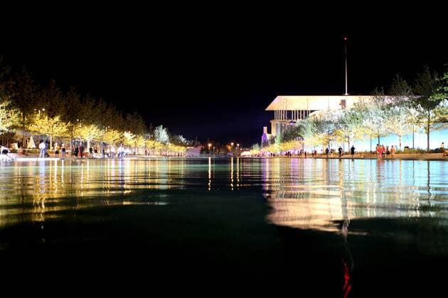 Methamorphosis im Kulturkomplex SNFCC in Athen June 24, 2016 - Athens, Attica, Greece - The Stavros Niarchos Foundation Cultural Center (SNFCC) comes to life through the event Metamorphosis in Athens, Greece, June 24, 2016. The SNFCC is a multifunctional and environmentally sustainable education, arts and recreation destination. It includes the new state of the art facilities of the National Library of Greece, the Greek National Opera and the Stavros Niarchos Park, covering an area of 210,000 sqm. Athens Greece  - ZUMAn230