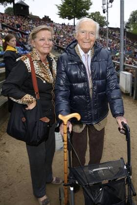 Martin Böttcher mit Tochter Betsy bei der Premiere von Der Schatz im Silbersee bei den Karl-May-Spielen Bad Segeberg im Freilichttheater am Kalkberg. Bad Segeberg, 25.06.2016 Foto:xS.xGabschx xFuturexImage