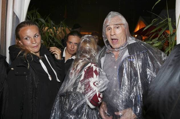Gojko Mitic und Begleitung bei der Premiere von Der Schatz im Silbersee bei den Karl-May-Spielen Bad Segeberg im Freilichttheater am Kalkberg. Bad Segeberg, 25.06.2016 Foto:xS.xGabschx xFuturexImage