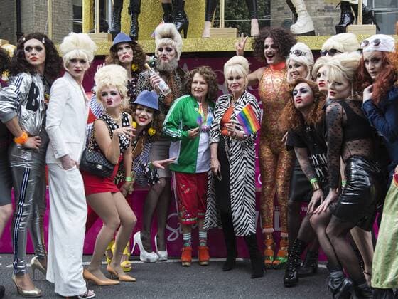 London, UK. 25 June 2016. L-R: Jennifer Saunders and Joanna Lumley. Photocall for the forthcoming Absolutely Fabulous movie at Pride London 2016 with Jennifer Saunders and Joanna Lumley. Absolutely Fabulous Photocall, Pride, London, UK 