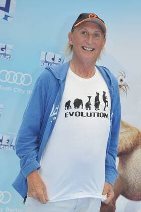 Deutschlandpremiere ICE AGE Kollision Voraus Otto Gerhard Waalkes Ankunft zur Deutschlandpremiere ICE AGE Kollision Voraus im Cine Star SonyCenter in Berlin 26.06.2016