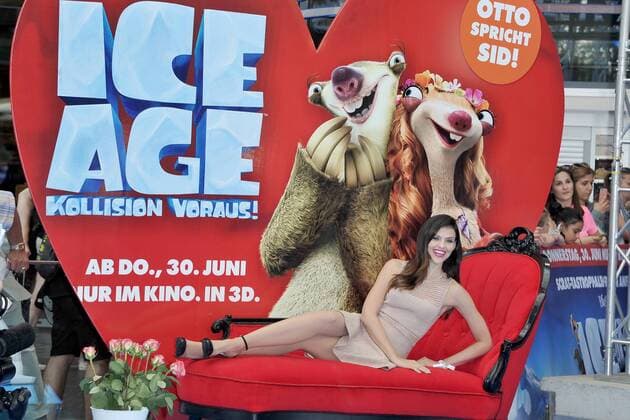 Deutschlandpremiere ICE AGE Kollision Voraus Hana Nitsche, GNTM Ankunft zur Deutschlandpremiere ICE AGE Kollision Voraus im Cine Star SonyCenter in Berlin 26.06.2016