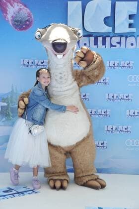 Deutschlandpremiere ICE AGE Kollision Voraus Faye Montana, SID Ankunft zur Deutschlandpremiere ICE AGE Kollision Voraus im Cine Star SonyCenter in Berlin 26.06.2016
