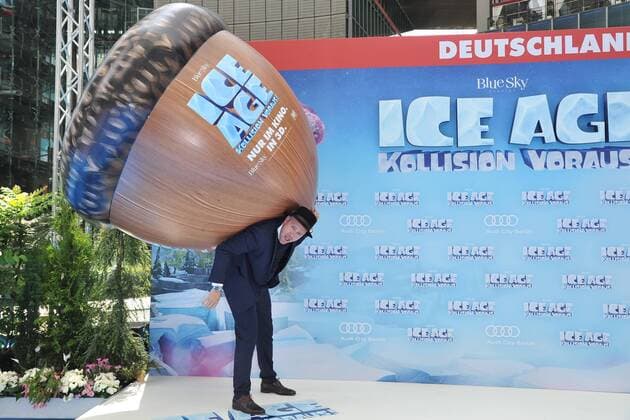 Deutschlandpremiere ICE AGE Kollision Voraus BEN, buergerlich, Bernhard Albrecht Matthias Lasse Bluemel Ankunft zur Deutschlandpremiere ICE AGE Kollision Voraus im Cine Star SonyCenter in Berlin 26.06.2016