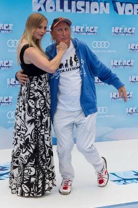 Regina Halmich und Otto Waalkes - Deutschlandpremiere ICA AGE - KOLLISION VORAUS im CINESTAR SONY CENTER in Berlin am 26.06.2016. Deutschlandpremiere ICE AGE - KOLLISION VORAUS