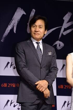 Je-hoon Lee,Kim Tae Ri,Jin-ung Jo and Seo Gang Joon attend the vip premiere of The Hunt at World Tower in Seoul, Korea on 27th June, 2016.(China and Korea Rights Out)  2016062800103