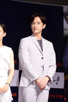 Je-hoon Lee,Kim Tae Ri,Jin-ung Jo and Seo Gang Joon attend the vip premiere of The Hunt at World Tower in Seoul, Korea on 27th June, 2016.(China and Korea Rights Out)  2016062800106