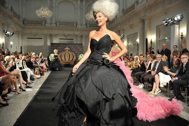 Harald Gloeoeckler Modenshow, die zertanzten Schuhe Guilia Siegel Harald Gloeoeckler inziniert seine neuen Modenshow zur Fashion Week , die zertanzten Schuhe mit Promis im Hotel de Rome in Berlin 27.06.2016