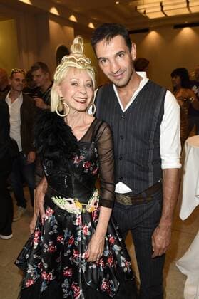 Monella Caspar und Benny Hiller (Schwarzblond) bei der Mode-Inszenierung des Märchens Die zertanzten Schuhe live mit Stardesigner Harald Glööckler auf der Mercedes-Benz Fashion Week Berlin Spring Summer 2017. Berlin, 27.06.2016 Foto:xFredericx xFuturexImage