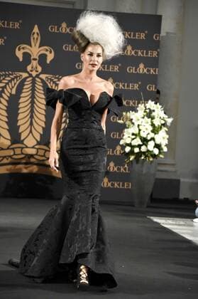 Giulia Siegel bei der Mode-Inszenierung des Märchens Die zertanzten Schuhe live mit Stardesigner Harald Glööckler auf der Mercedes-Benz Fashion Week Berlin Spring Summer 2017. Berlin, 27.06.2016 Foto:xFredericx xFuturexImage