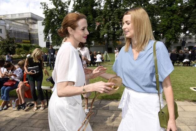 Julia Malik und Eva Padberg bei der Hien Le Fashion Show auf der Mercedes-Benz Fashion Week Berlin Spring Summer 2017. Berlin, 28.06.2016 Foto:xFredericx xFuturexImage