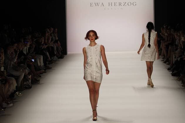 Ewa Herzog at the Fashion Week Berlin Model wears the collection of Ewa Herzog on the catwalk at the Erika Hess Ice Stadium in Berlin-Weding. The 19th time of the Mercedes-Benz Fashion Week in Berlin. Numerous labels are taking part in the German fashion week for the 2017 spring summer season.  SimonexKuhlmey