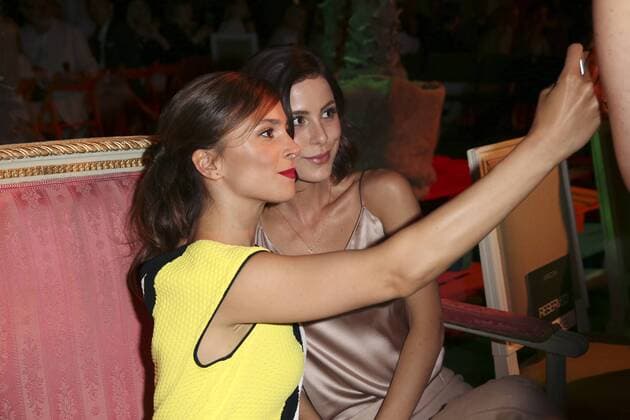 Aylin Tezel und Lena Meyer-Landrut bei der Marc Cain Fashion Show auf der Mercedes-Benz Fashion Week Berlin Spring Summer 2017. Berlin, 28.06.2016 Foto:xS.xGabschx xFuturexImage