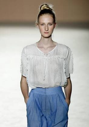 A model presents the creations of Sita Murt during the second journey of 080 Barcelona Fashion in Barcelona, Catalonia, Spain, 28 June 2016. SITA MURT FASHION SHOW !ACHTUNG: NUR REDAKTIONELLE NUTZUNG!  BCN002 20160628-636027492411289405