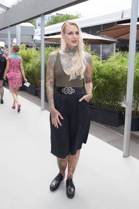 Lexy Hell - Ankunft zur Eva Herzog Fashion-Show im Rahmen der Mercedes-Benz Fashion Week Berlin Spring Summer 2017 im Erika-Hess-Eisstadion in Berlin am 28.06.2016. Mercedes-Benz Fashion Week Berlin Spring Summer 2017