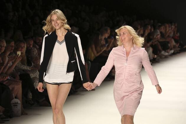 Berlin Fashion Week - Promis auf dem Laufsteg bei der Riani Modenschau Larissa Marolt mit Mutter Elke bei der Riani Fashion Show auf der Mercedes-Benz Fashion Week Berlin Spring Summer 2017. Berlin, 28.06.2016 Foto:xS.xGabschx xFuturexImage