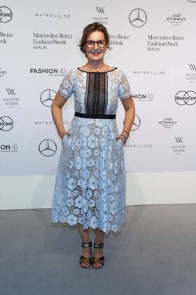 Astrid Rudolph - Ankunft zur Riani Fashion-Show im Rahmen der Mercedes-Benz Fashion Week Berlin Autumn Winter 2016 am Brandenburger Tor in Berlin am 28.06.2016. Mercedes-Benz Fashion Week Berlin Autumn Winter 2016